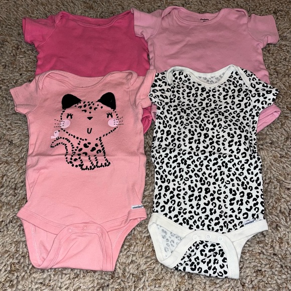 Girls spring/summer lot size 6-9 months - Picture 2 of 4